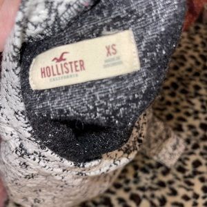 Hollister top
